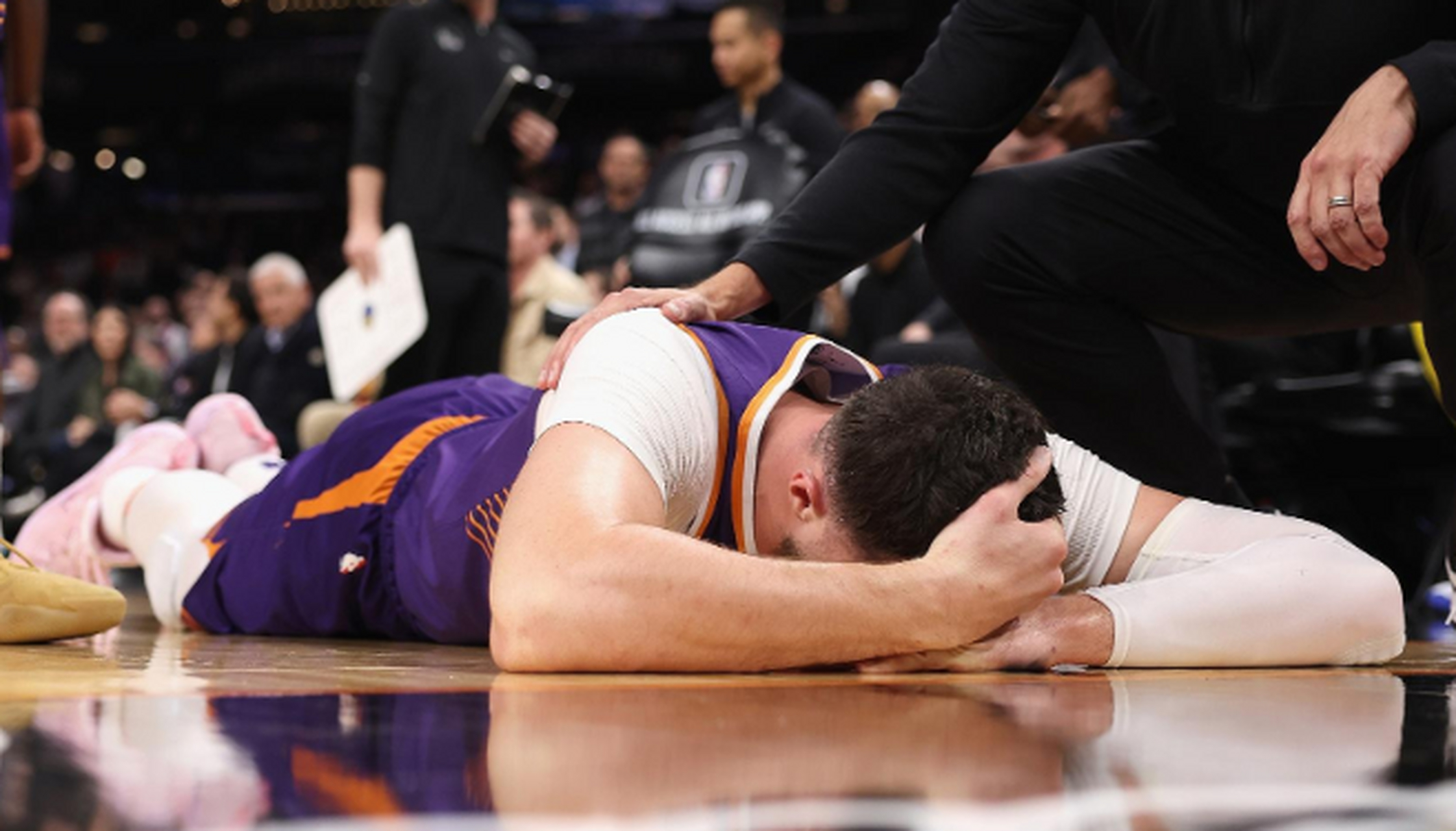 PG电子-一次历史性的篮球比赛引发球迷狂热