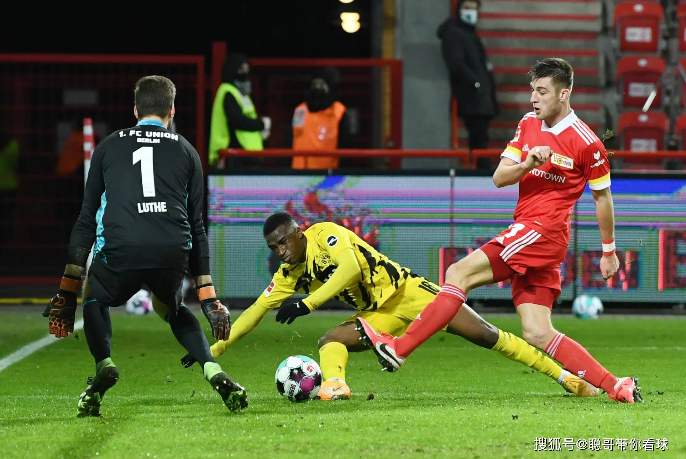 麻将胡了-关于沃尔夫斯堡遭遇主场惊险失利，德甲排名下滑的信息