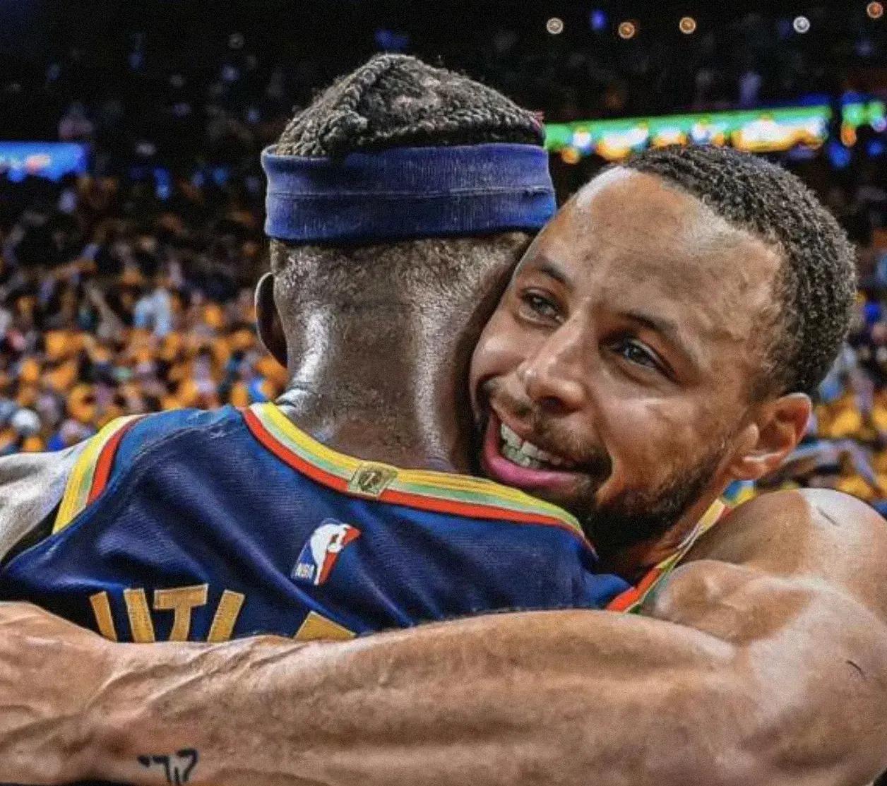 PG电子-勇士再负爵士,库里霍华德组合表现难挽败局(马库斯,霍华德)